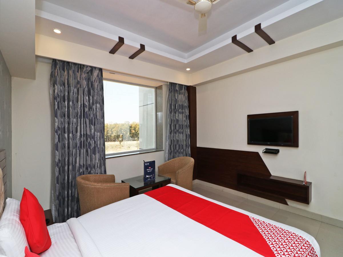Hotel Pearl Avenue Dehradun Zewnętrze zdjęcie