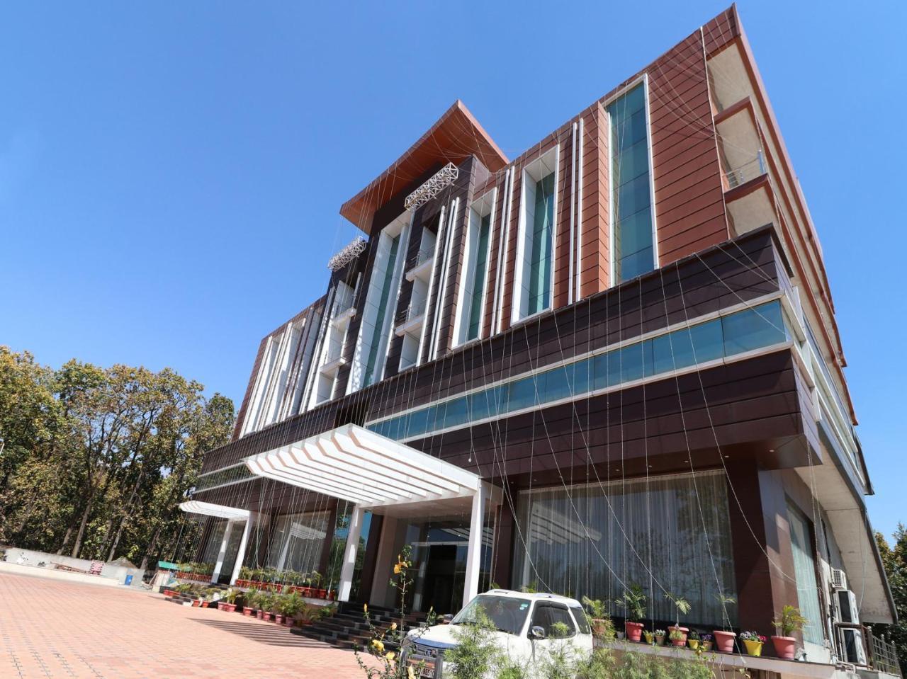 Hotel Pearl Avenue Dehradun Zewnętrze zdjęcie