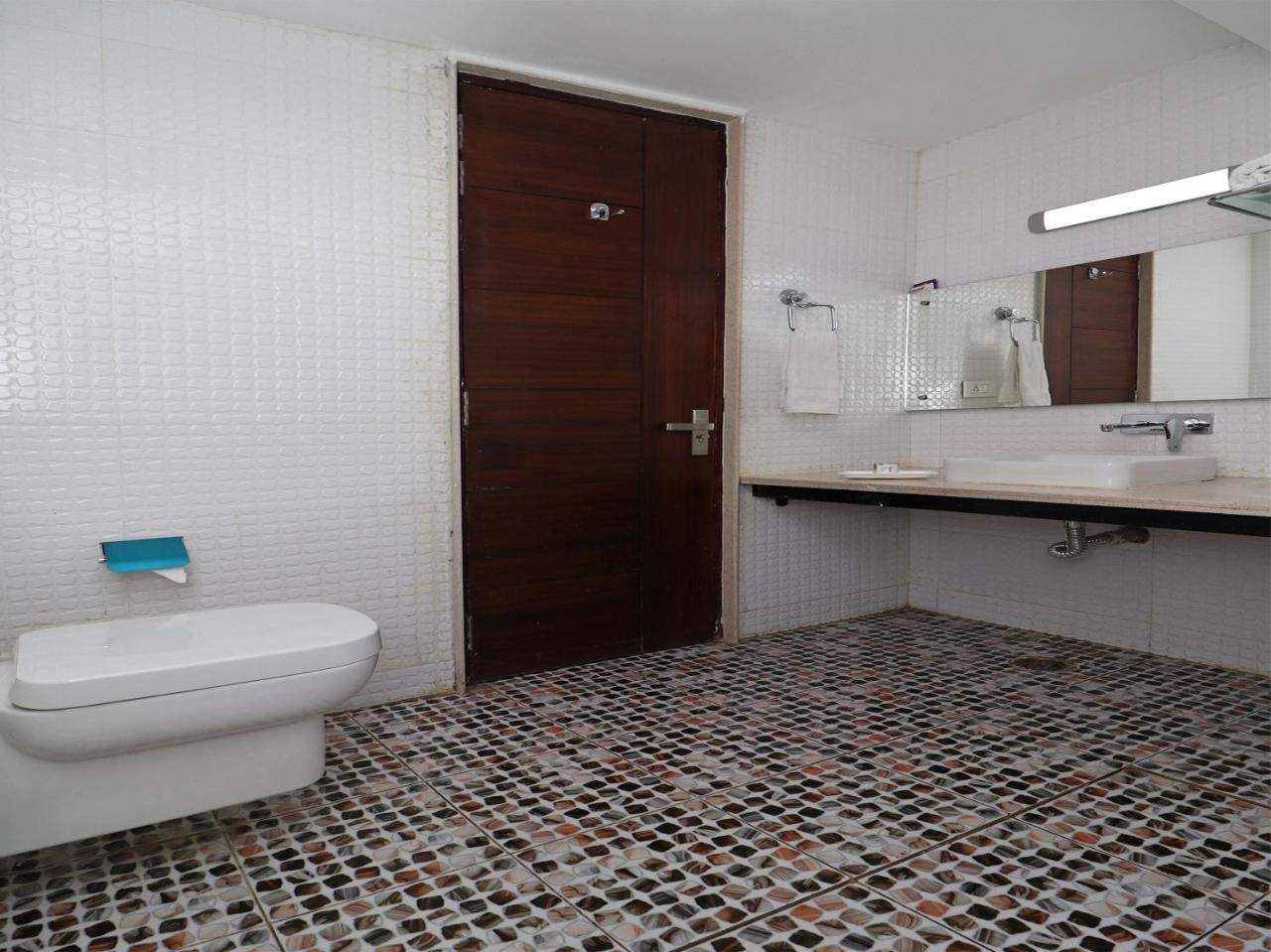 Hotel Pearl Avenue Dehradun Zewnętrze zdjęcie