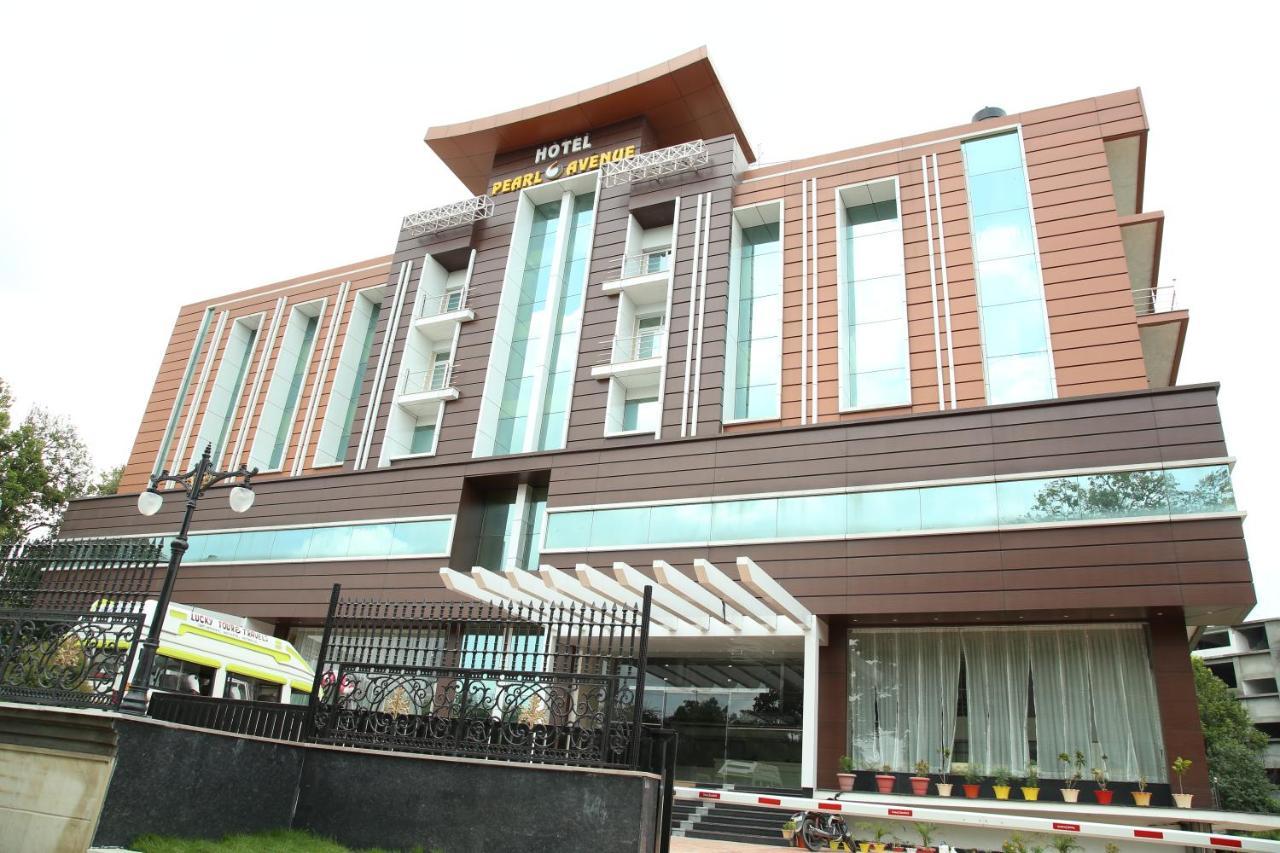 Hotel Pearl Avenue Dehradun Zewnętrze zdjęcie