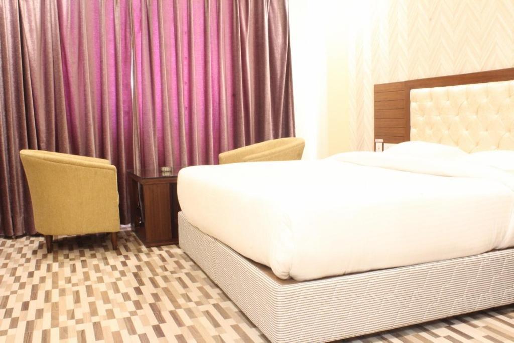Hotel Pearl Avenue Dehradun Zewnętrze zdjęcie